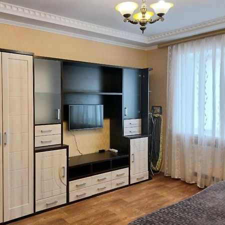 Апартаменты, 2 Комн. 6 Мест Kropyvnyc'kyj Esterno foto